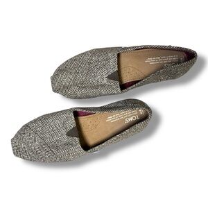 TOMS Women's Brown and Cream Slip-On Shoes